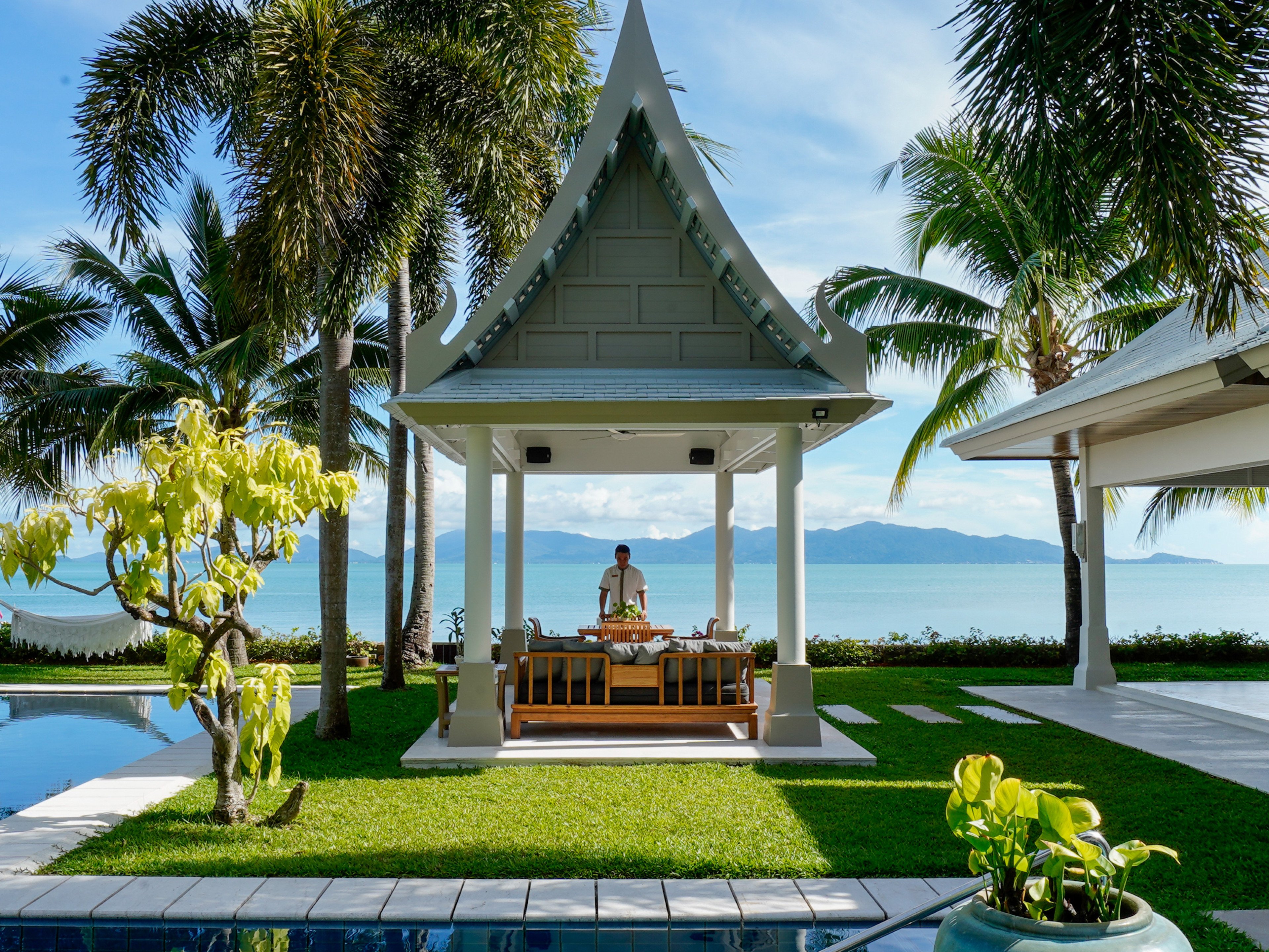 Maenam 5089 beachfront villas in Thailand