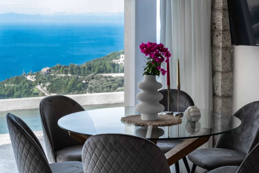 Tsoukalades 1