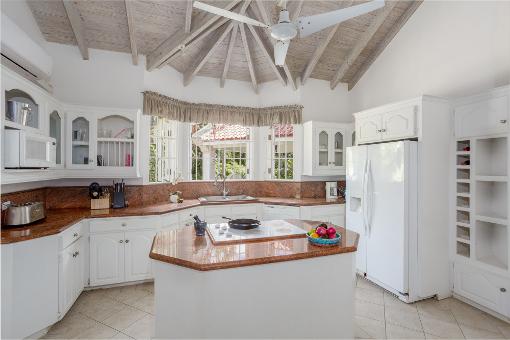 Sandy Lane - Pappagallo