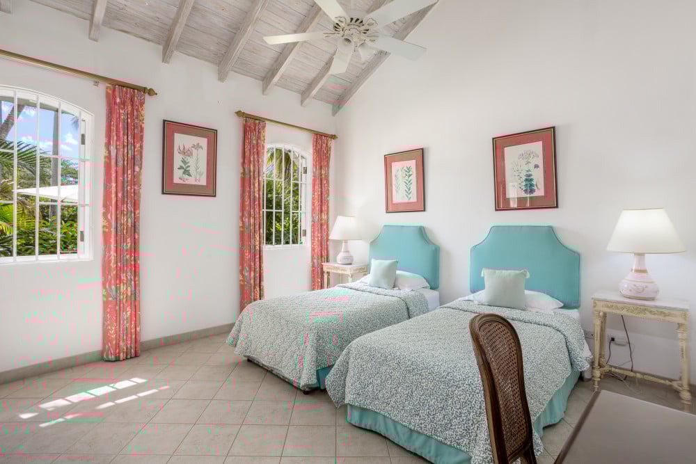 Sandy Lane - Pappagallo