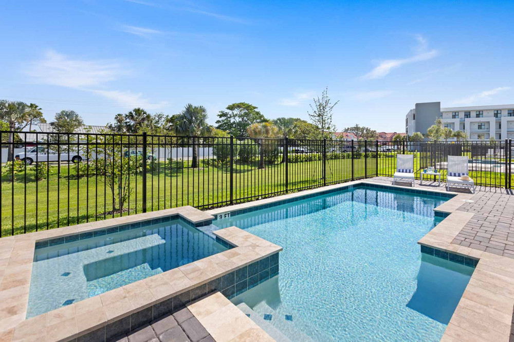 Harbor Island 24