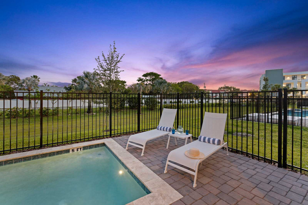 Harbor Island 24