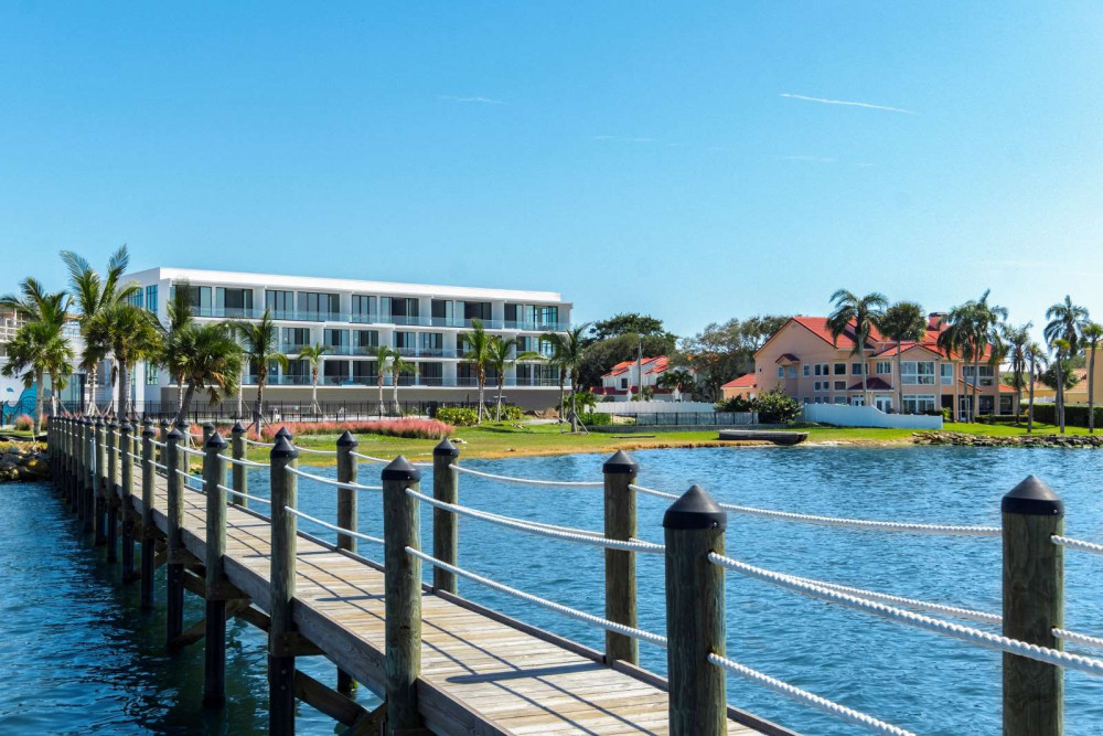 Harbor Island 24