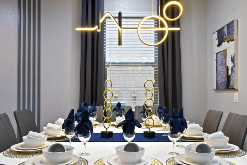 Windsor at Westside 1212