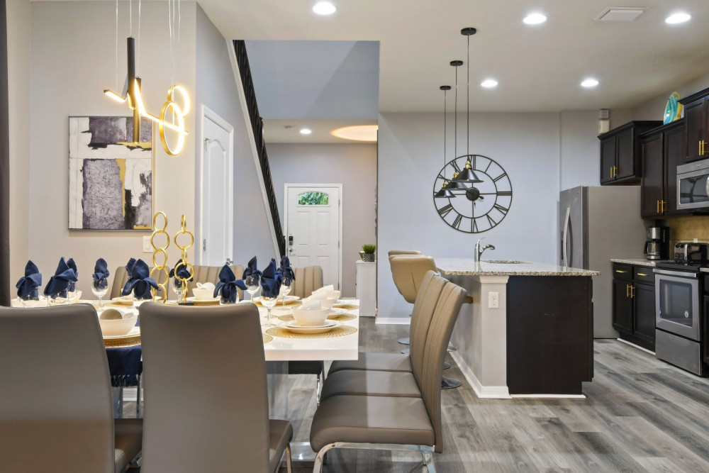 Windsor at Westside 1212