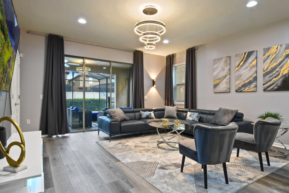 Windsor at Westside 1212