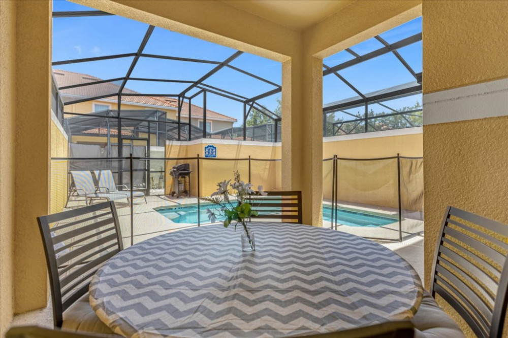 Paradise Palms Resort 330