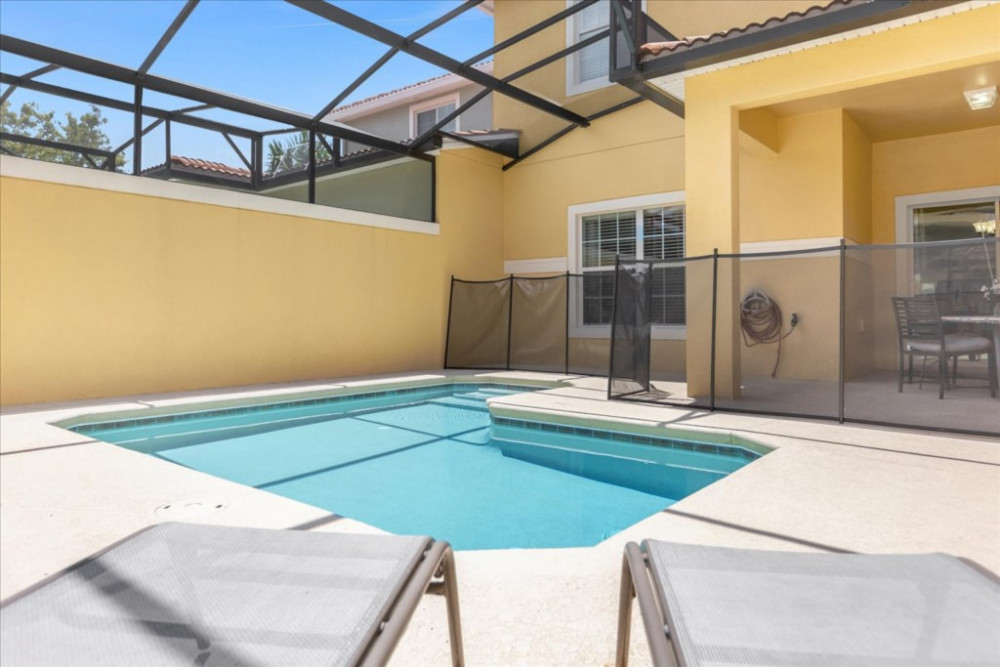 Paradise Palms Resort 330